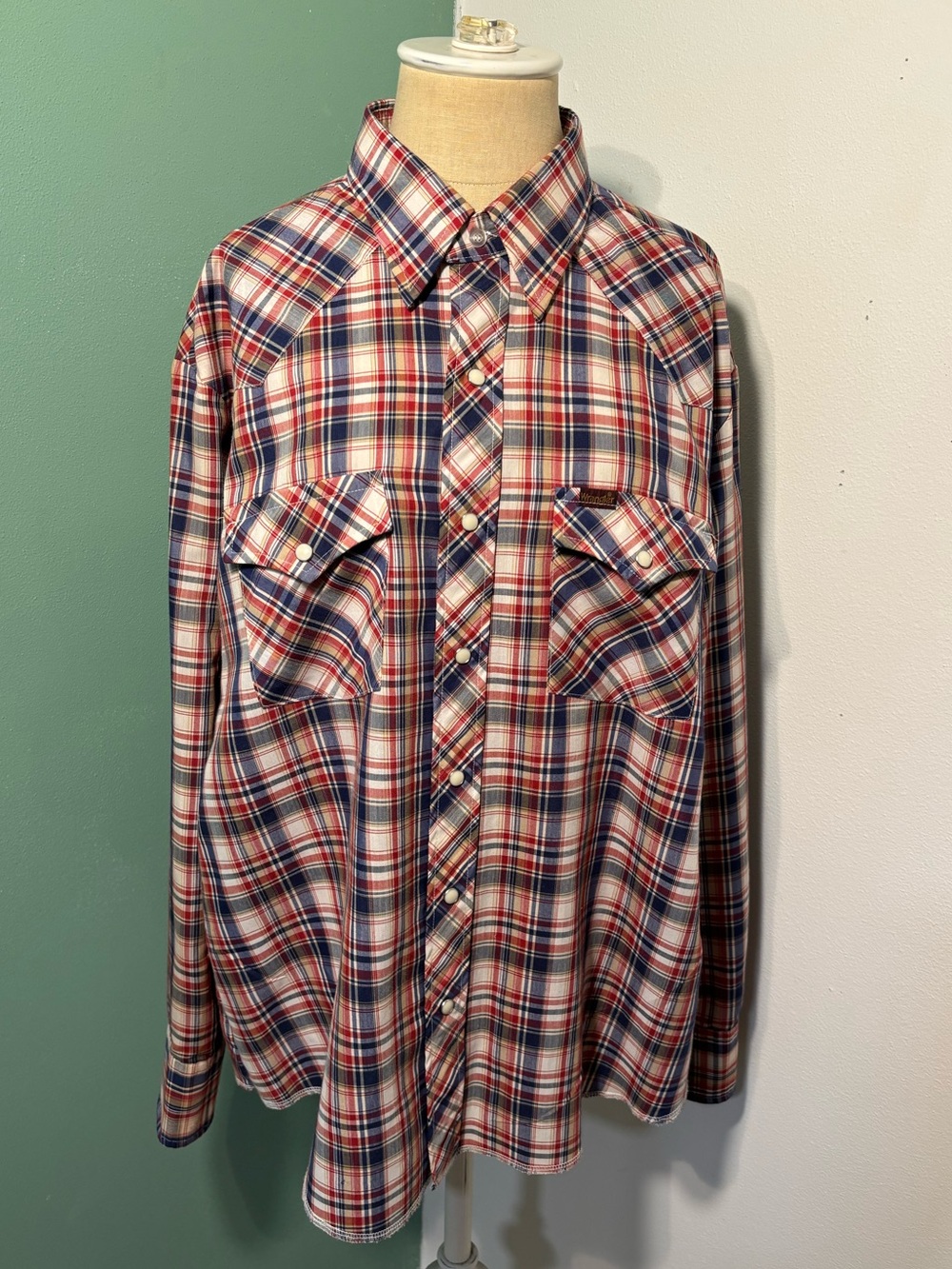 Vintage 1979’s Wrangler Men’s Western Button-Down Shirt Pearl Snaps